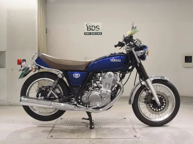Yamaha SR400-5 лот № 7517 оценка 6  с аукциона в Японии