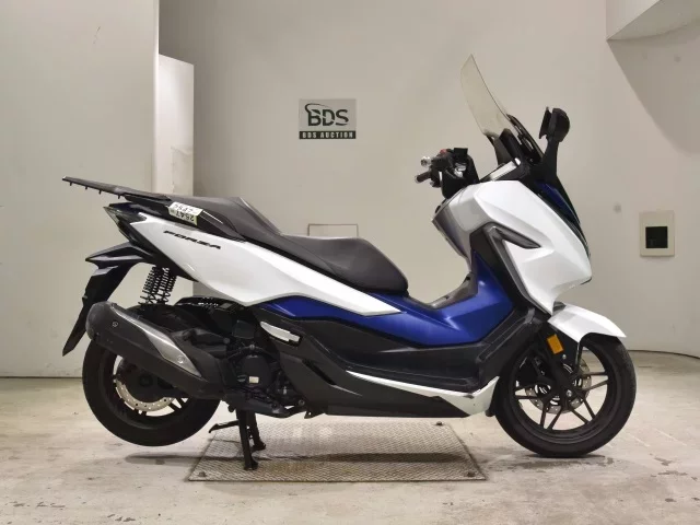 Honda FORZA -4 лот № 2547 оценка 4  с аукциона в Японии