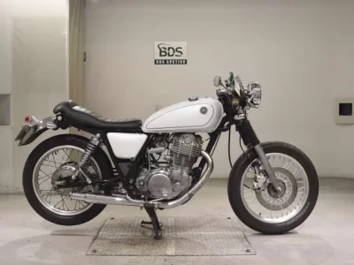 Yamaha SR400-3  с аукциона в Японии