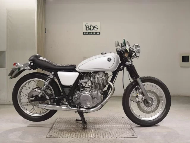 Yamaha SR400-3 лот № 5104 оценка 4  с аукциона в Японии