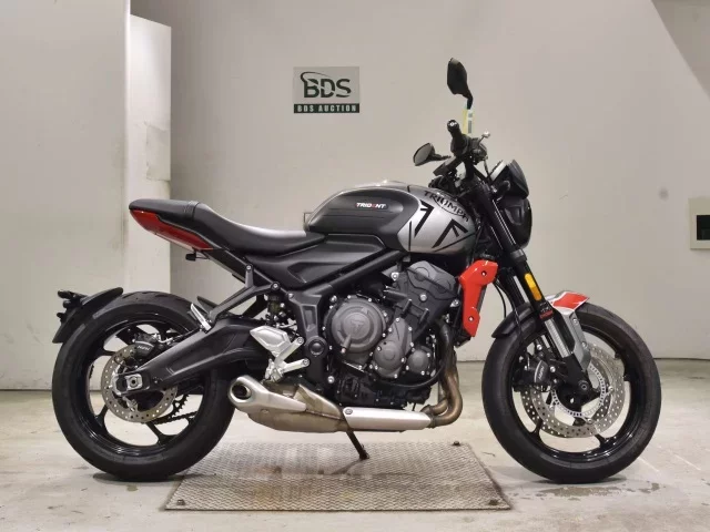Triumph  TRIDENT 660 лот № 2712 оценка 6  с аукциона в Японии