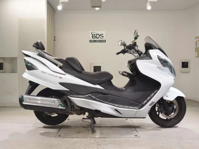 Suzuki SKYWAVE 250-3 лот № 5159 оценка 4  с аукциона в Японии