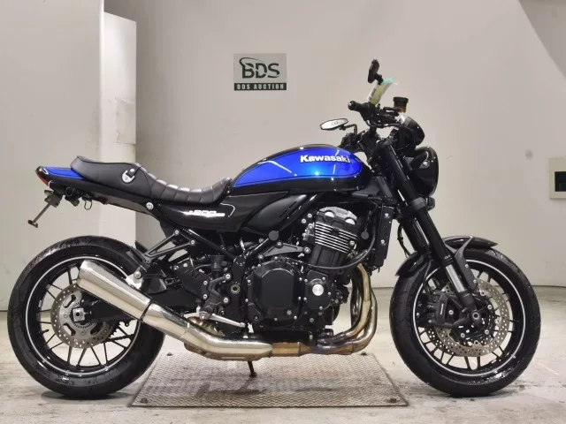 Kawasaki Z900RS лот № 2620 оценка 5  с аукциона в Японии