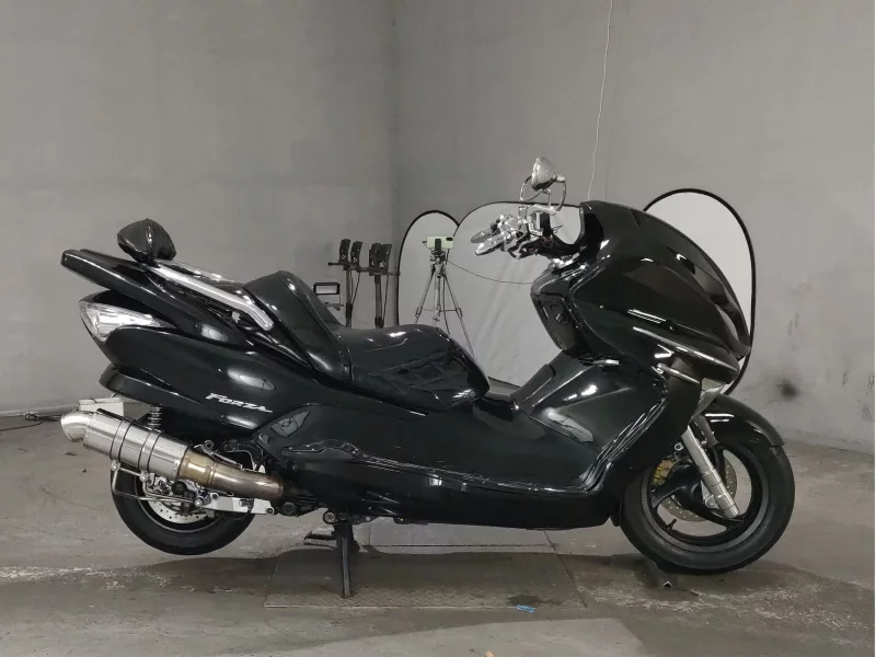 Honda FORZA Z лот № 1954 оценка 4  с аукциона в Японии
