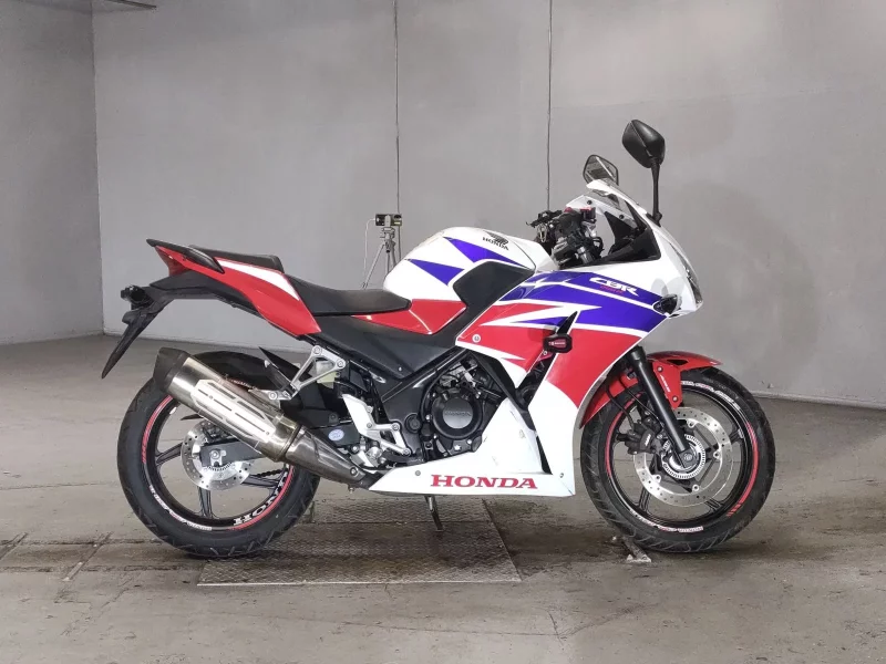 Honda CBR250R лот № 5055 оценка 4  с аукциона в Японии