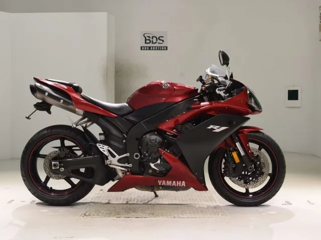 Yamaha YZF-R1 лот № 5150 оценка 4  с аукциона в Японии