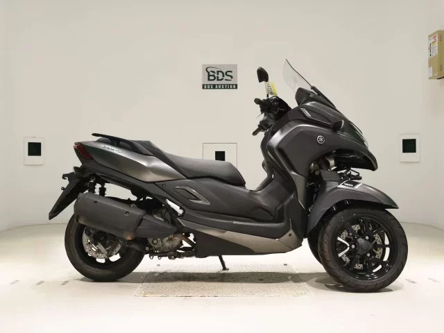 Yamaha TORI CITY 300 лот № 8025 оценка 4  с аукциона в Японии