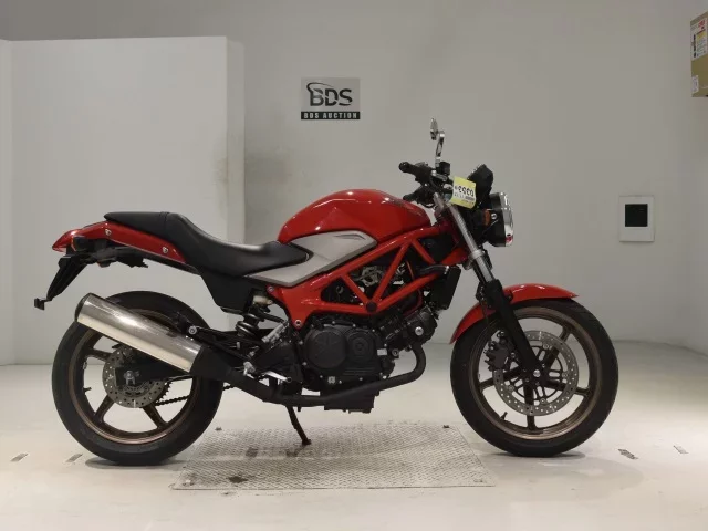 Honda VTR250 лот № 0353 оценка 4  с аукциона в Японии