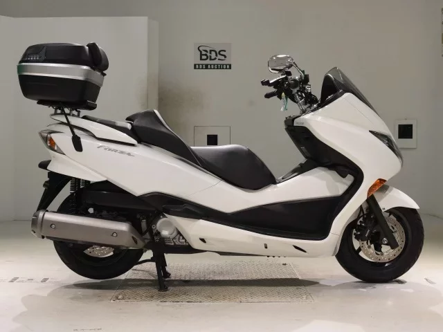 Honda FORZA Z лот № 5262 оценка 4  с аукциона в Японии