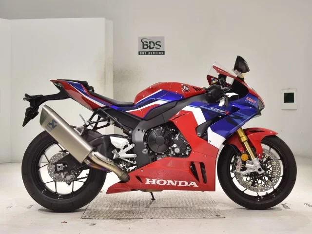 Honda CBR1000RR-RSP лот № 2712 оценка 7  с аукциона в Японии