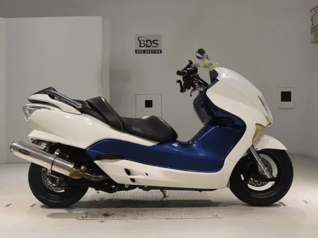 Honda FORZA Z лот № 0192 оценка 4  с аукциона в Японии