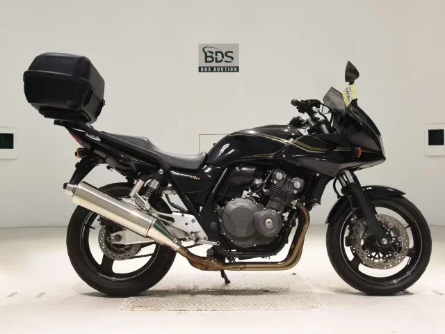 Honda CB400SFV-4 BOLDOR лот № 5409 оценка 4  с аукциона в Японии
