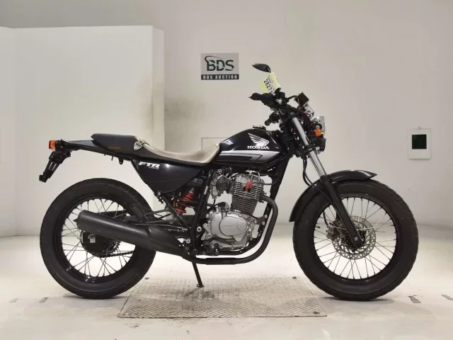 Honda FTR223 лот № 2827 оценка 4  с аукциона в Японии