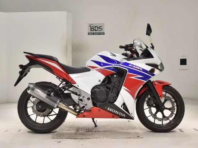 Honda CBR400R лот № 0424 оценка 4  с аукциона в Японии