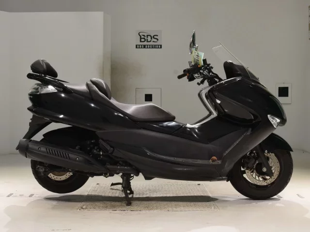 Yamaha MAJESTY 250-4 лот № 7918 оценка 4  с аукциона в Японии