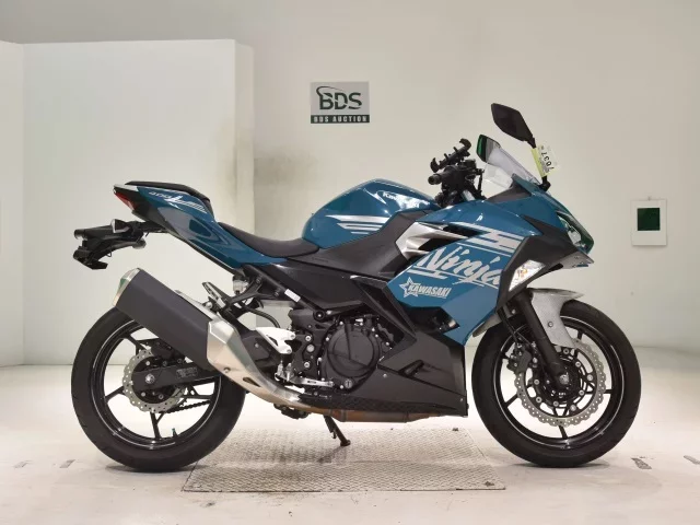 Kawasaki NINJA400-2 лот № 7637 оценка 5  с аукциона в Японии