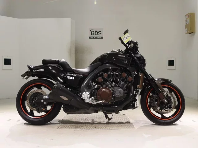 Yamaha V-MAX-2 лот № 5162 оценка 4  с аукциона в Японии