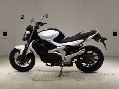 Suzuki GLADIUS400  с аукциона в Японии
