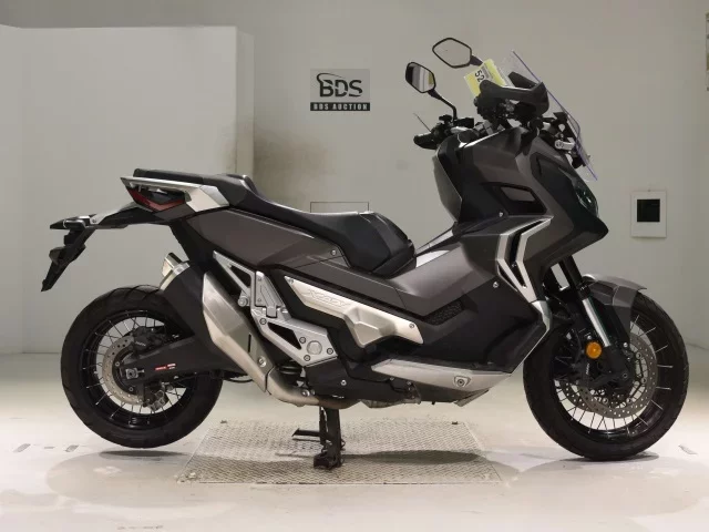 Honda X-ADV750 лот № 5255 оценка 5  с аукциона в Японии