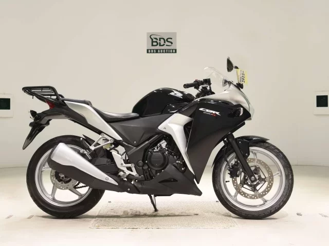 Honda CBR250R лот № 2923 оценка 4  с аукциона в Японии