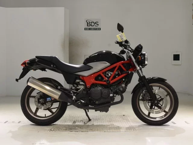 Honda VTR250 лот № 2935 оценка 4  с аукциона в Японии