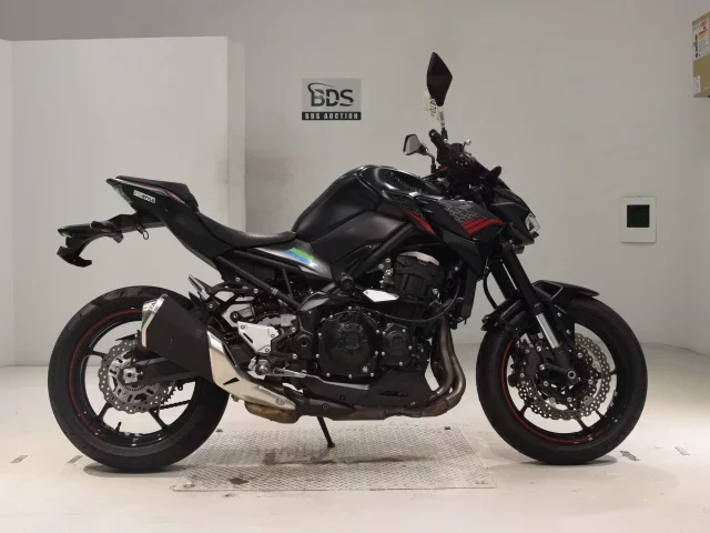 Kawasaki Z900-2 лот № 0470 оценка 5  с аукциона в Японии