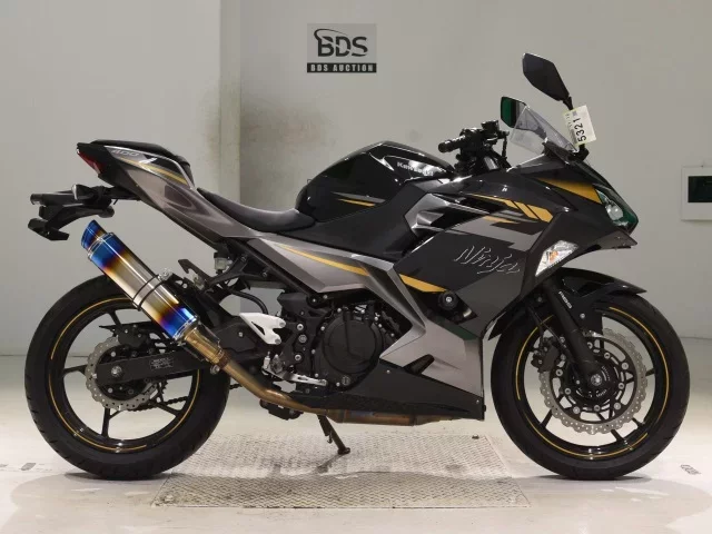 Kawasaki NINJA400-2 лот № 5321 оценка 5  с аукциона в Японии