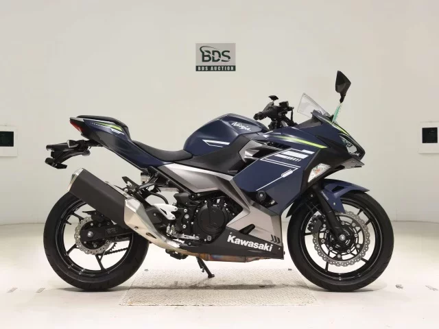 Kawasaki NINJA400-2 лот № 7763 оценка 6  с аукциона в Японии