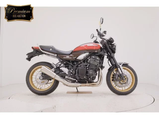 Kawasaki Z900RS лот № 2530 оценка 8  с аукциона в Японии