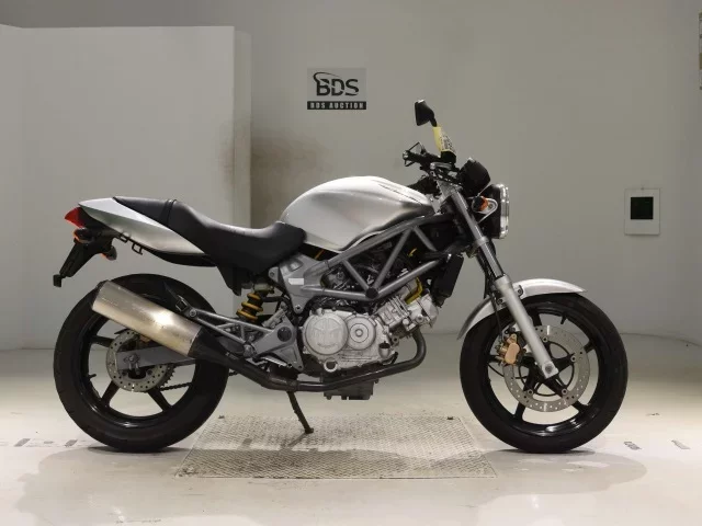 Honda VTR250 лот № 2920 оценка 4  с аукциона в Японии