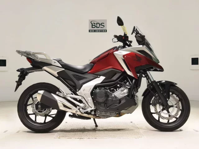 Honda NC750X-3 лот № 0157 оценка 5  с аукциона в Японии