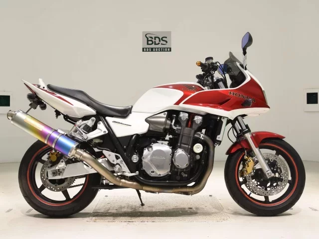 Honda CB1300SF BOLDOR лот № 2709 оценка 4  с аукциона в Японии