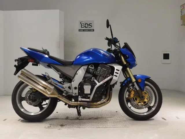 Kawasaki Z1000-2 лот № 0415 оценка 4  с аукциона в Японии