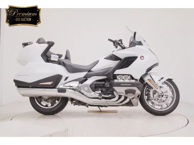 Honda GL1800 TOUR D лот № 0025 оценка 5  с аукциона в Японии