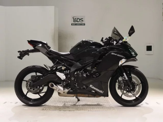 Kawasaki ZX-25R лот № 5166 оценка 5  с аукциона в Японии