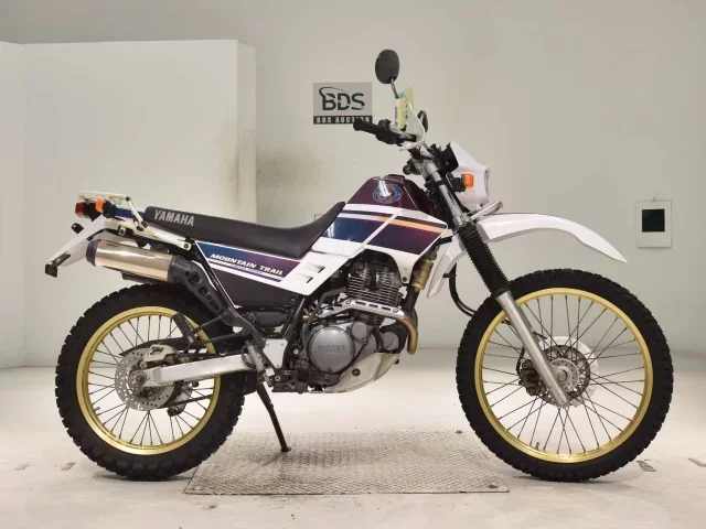 Yamaha SEROW 225W лот № 2724 оценка 4  с аукциона в Японии