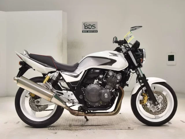 Honda CB400SFV-4 лот № 2779 оценка 4  с аукциона в Японии