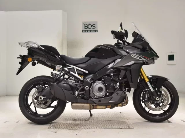 Suzuki GSX-S1000GX лот № 2713 оценка 7  с аукциона в Японии