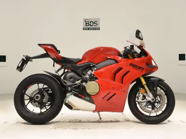 Ducati  PANIGA-REV4S лот № 7976 оценка 6  с аукциона в Японии