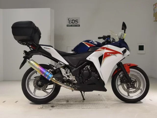 Honda CBR250R лот № 0246 оценка 4  с аукциона в Японии