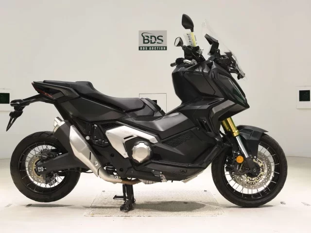 Honda X-ADV750-2 лот № 2862 оценка 5  с аукциона в Японии