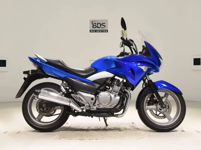 Suzuki GSR250S лот № 5440 оценка 5  с аукциона в Японии