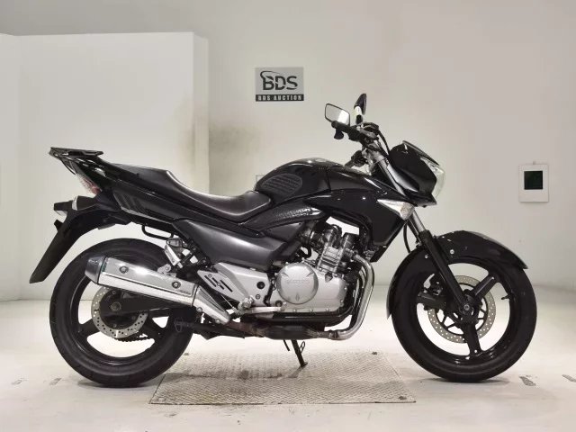 Suzuki GSR250 лот № 0305 оценка 5  с аукциона в Японии