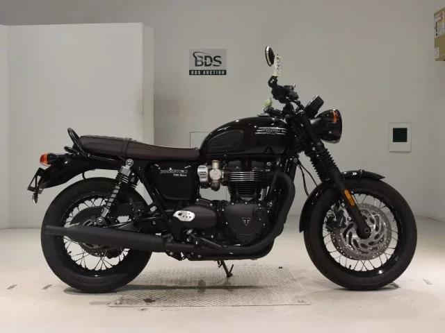 Triumph  BONNEVILLE T120 лот № 5392 оценка 6  с аукциона в Японии