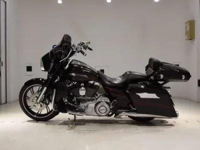 Harley-Davidson HARLEY FLHXSE1800CVO  с аукциона в Японии
