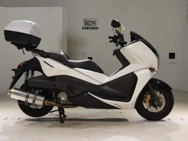 Honda PHASE лот № 7606 оценка 4  с аукциона в Японии