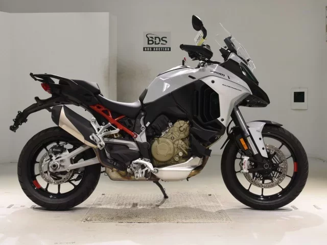Ducati  MULTISTRADA V4S лот № 7980 оценка 6  с аукциона в Японии