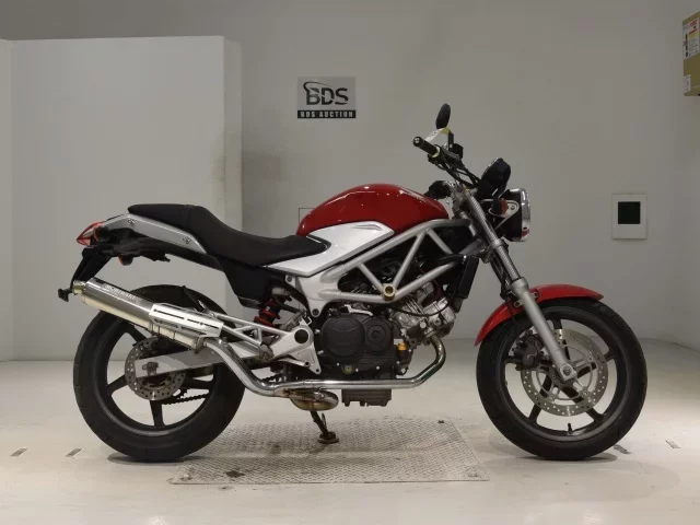 Honda VTR250 лот № 0357 оценка 4  с аукциона в Японии