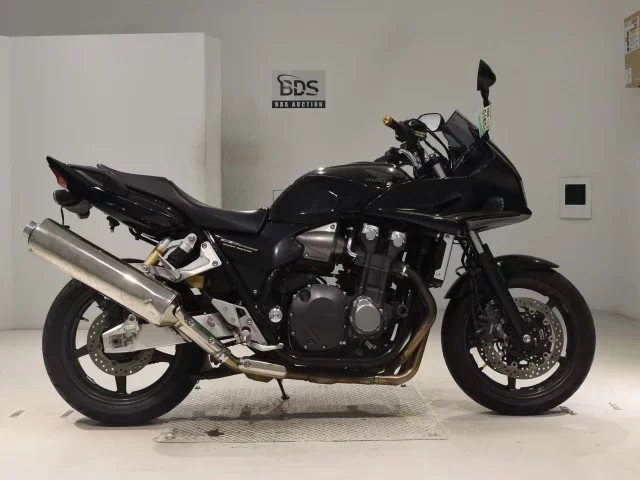 Honda CB1300SF BOLDOR ABS лот № 0163 оценка 4  с аукциона в Японии