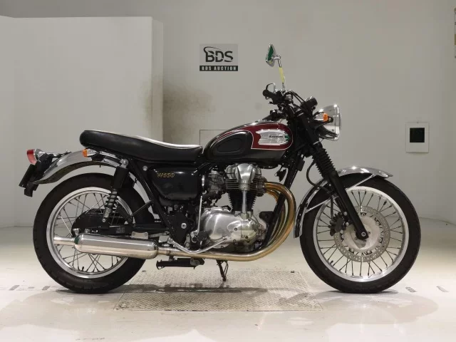 Kawasaki W650 лот № 3006 оценка 4  с аукциона в Японии